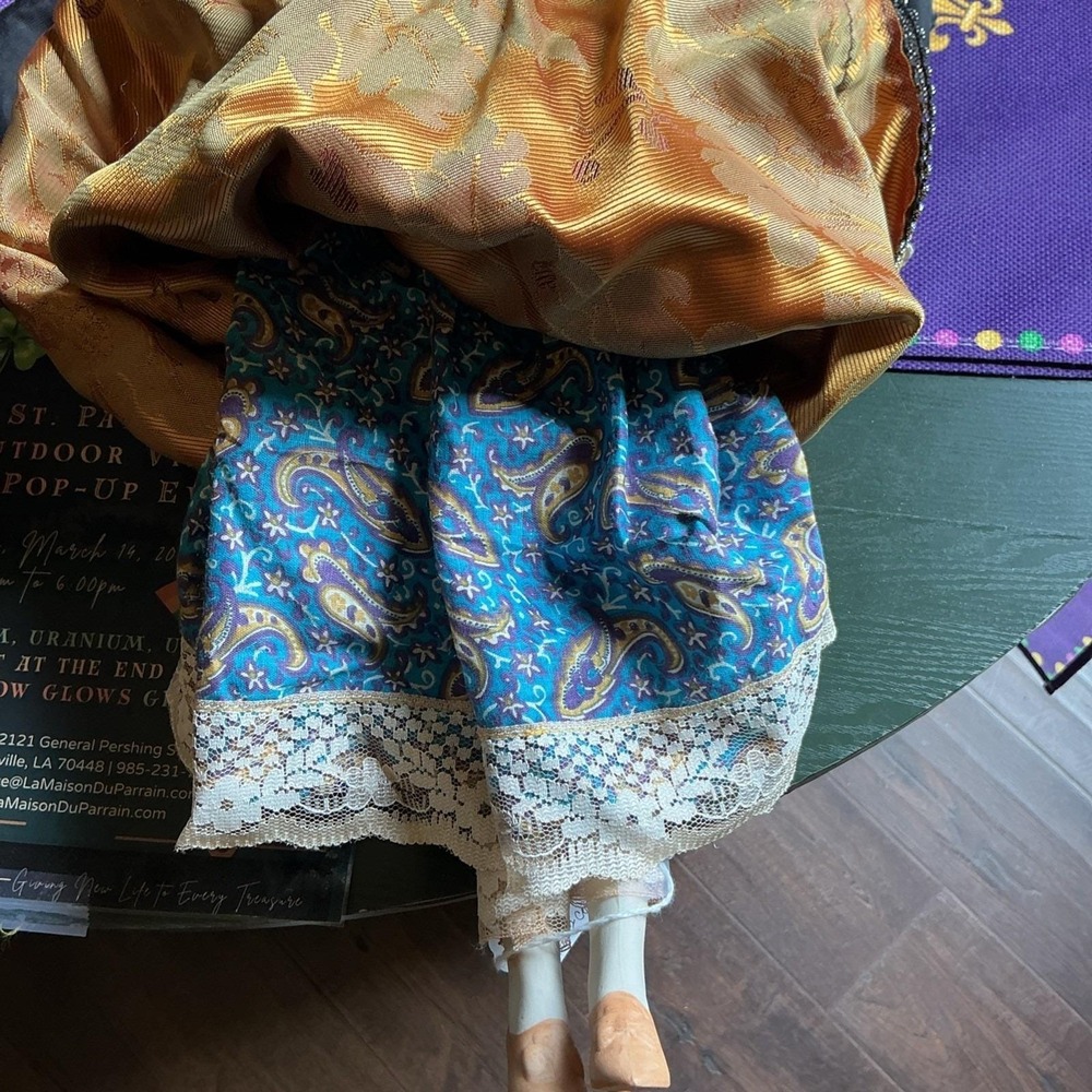 Majestic Vintage RUSSIAN FOLK DOLL Traditional Kokoshnik Costume  23" Tall - Picture 8 of 16